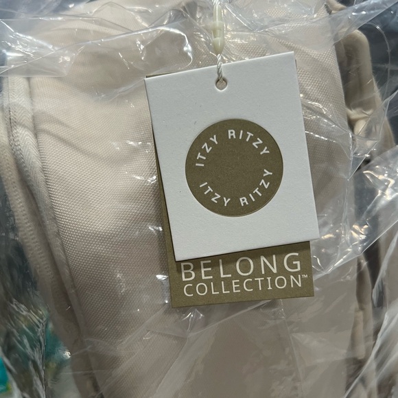 Itzy Ritzy Cream Diaper Bag - Picture 5 of 6